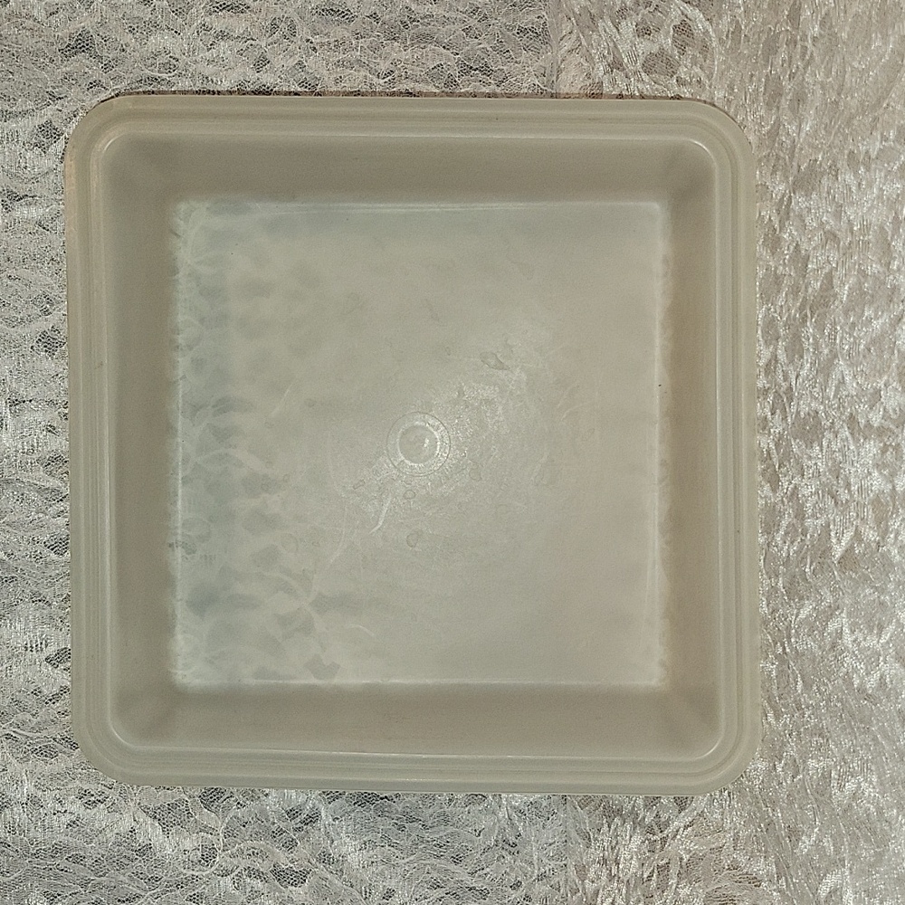 Tupperware: Cake Keeper Square Container - Picture 6 of 6